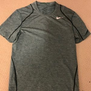 NIKE PRO - GREEN - MEDIUM - BRAND NEW